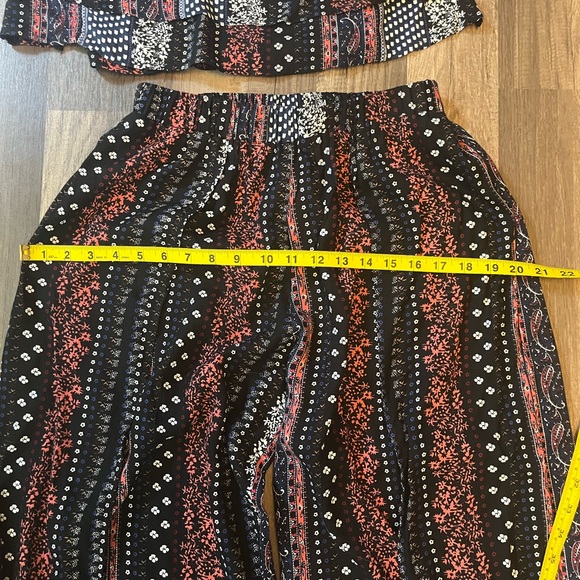 Thread Story Geo Print 2 Piece Halter and Split Leg Wide Jumpsuit/Romper SZ M/L - Picture 9 of 15